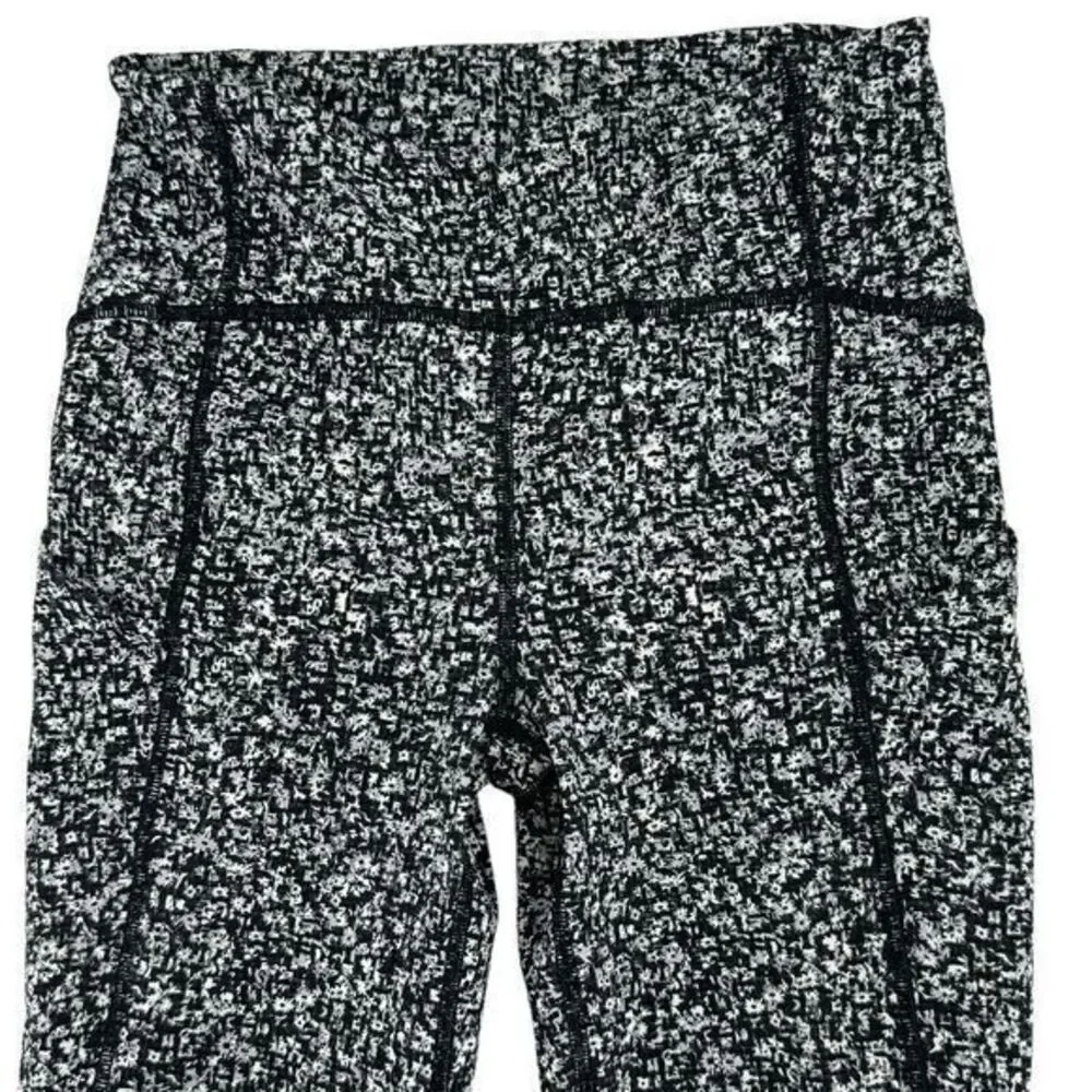 Lululemon Black/White Flower‎ Patterned Women's Leggings Exposed Seam Size 4